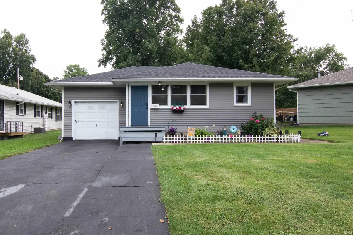 1202 E 32nd Street, Marion, IN 46953 - #1