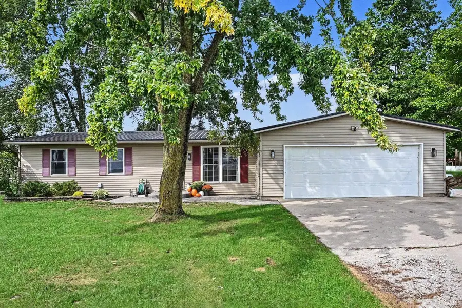 475 N Benton Street, Millersburg, IN 46543 - #3