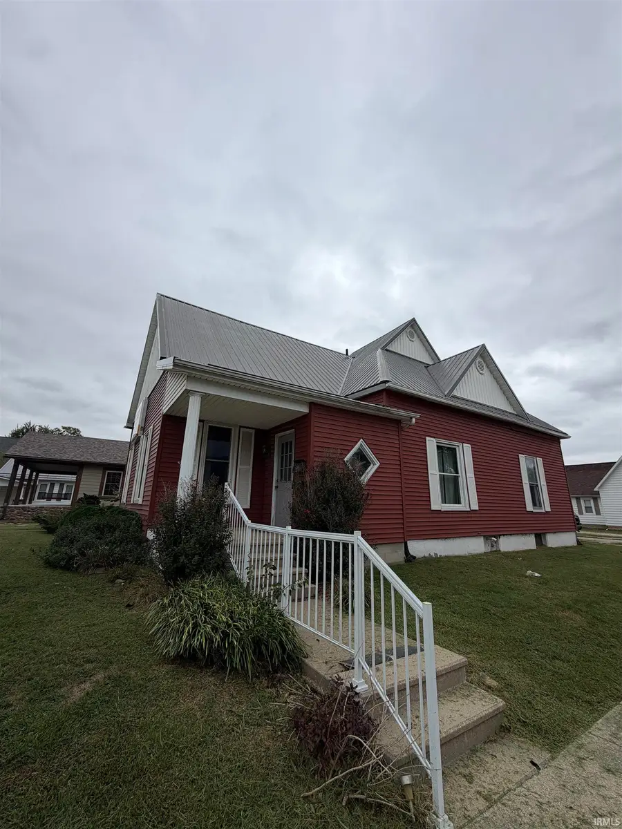 909 NE A Street, Linton, IN 47441 - #3