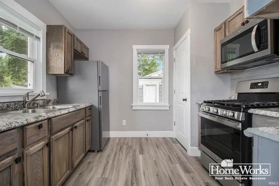 236 E Fox Street, South Bend, IN 46613 - #3