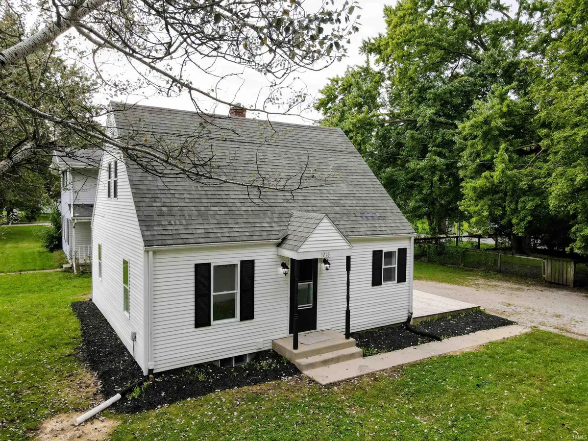 1218 E Jackson Street, Goshen, IN 46526 - #1