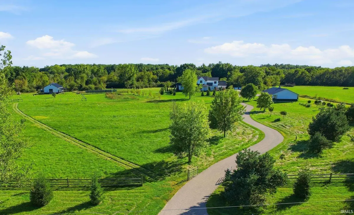 11205 W North County Line Road, Churubusco, IN 46723 - #1