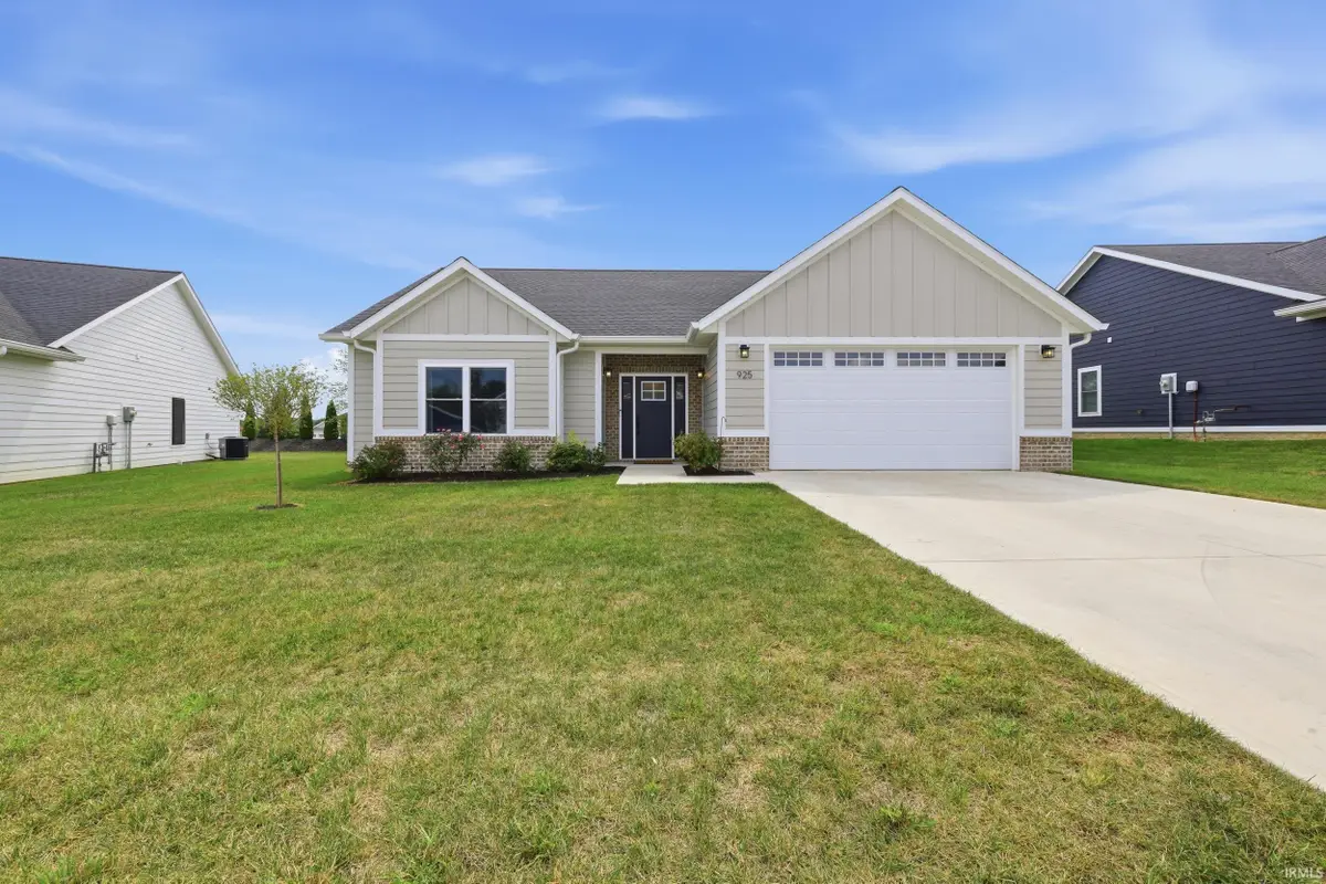 925 Stonehenge Drive, Bedford, IN 47421 - #1