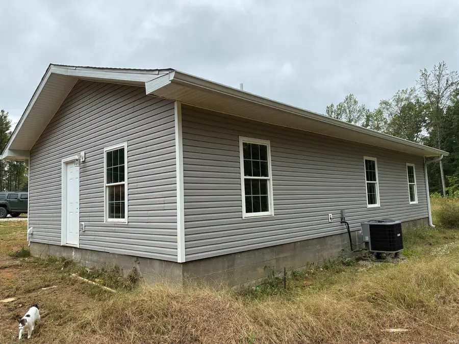 1277 N Lawrence Hollow Road, Bloomfield, IN 47424 - #2