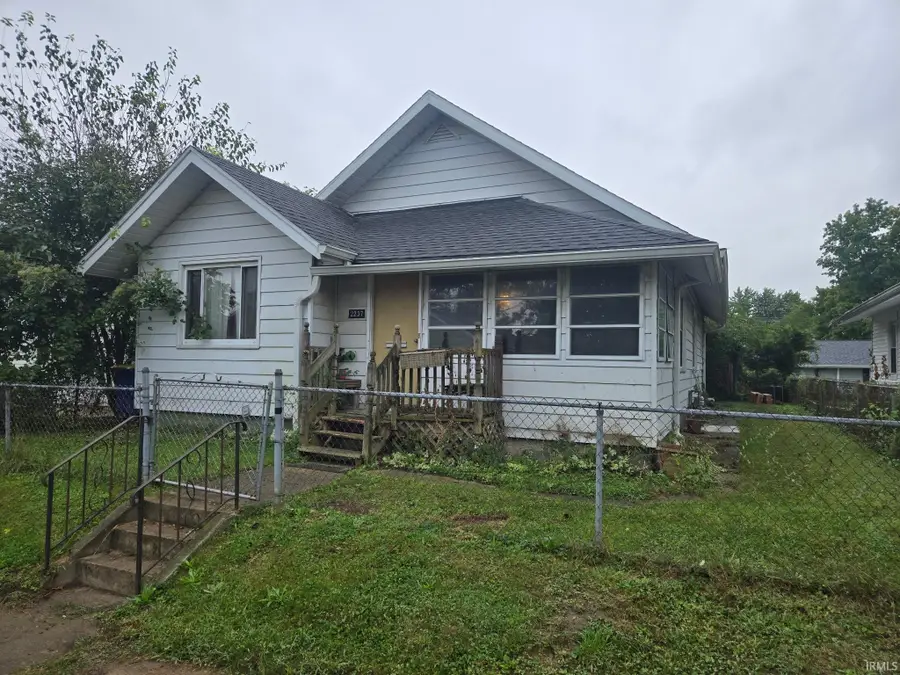 2237 W 8th Street, Muncie, IN 47302 - #2