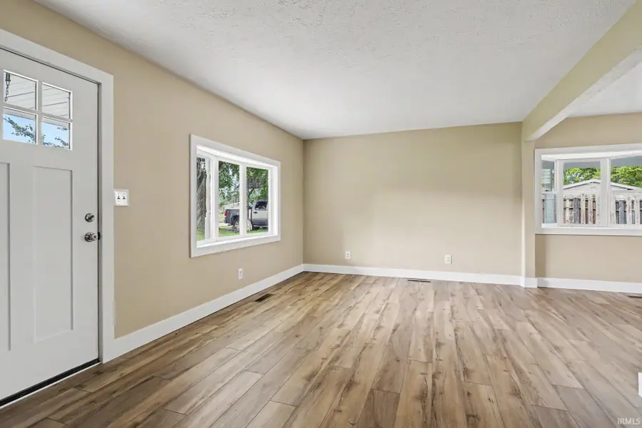 708 W Superior Street, Osceola, IN 46561 - #2