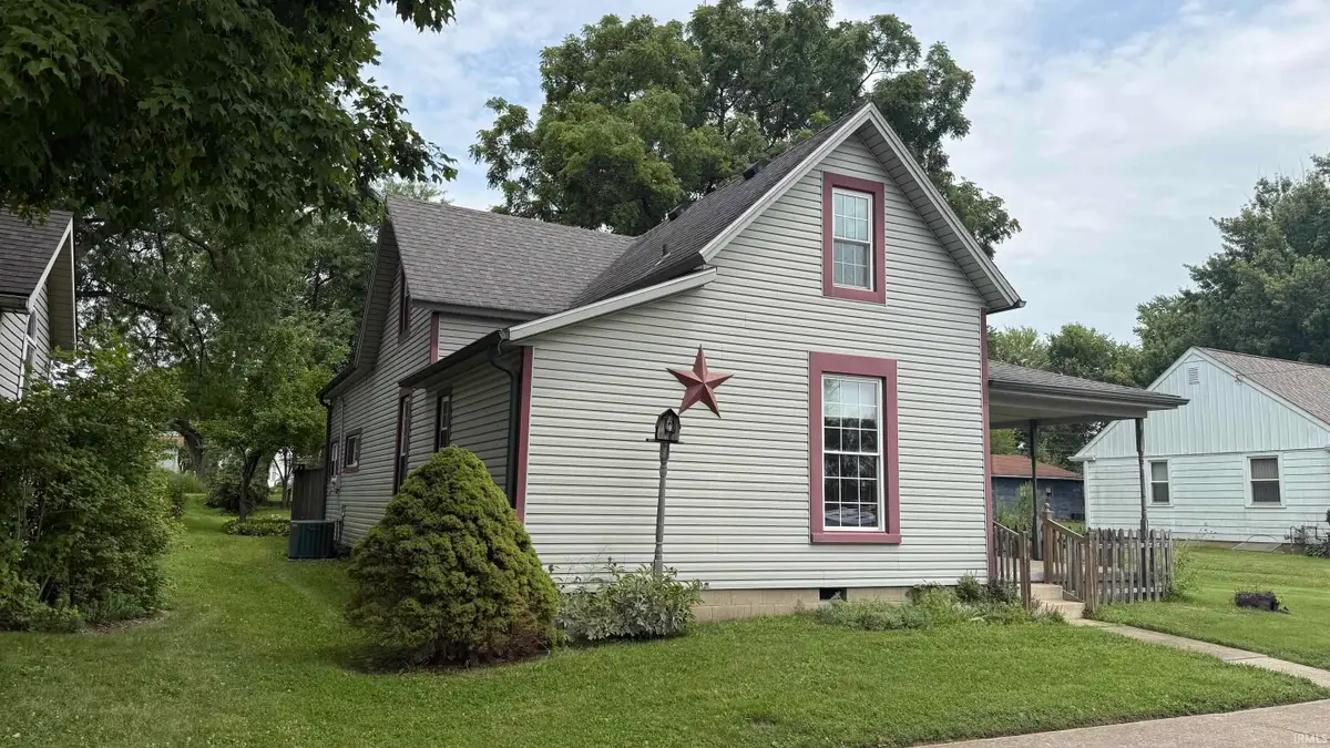 2414 S Vine Street, Yorktown, IN 47396 - #1