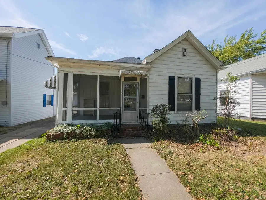 1126 N Mulberry Street, Mount Carmel, IL 62863 - #2