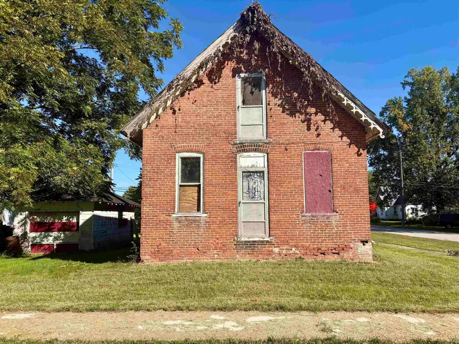 108 S Columbia Street, Silver Lake, IN 46982 - #2