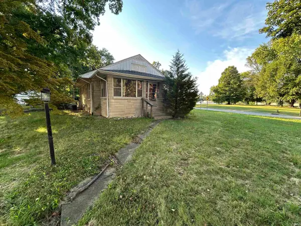 10555 E Black Road, Monroe City, IN 47557