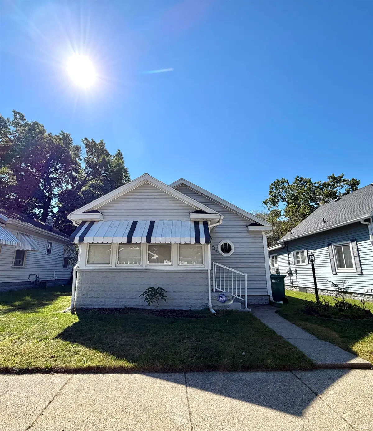 225 Stanley Street, Mishawaka, IN 46545 - #1