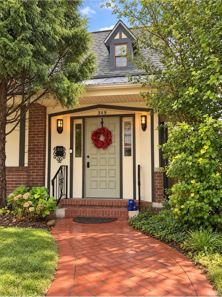 315 W Locust Street, Boonville, IN 47601 - #2