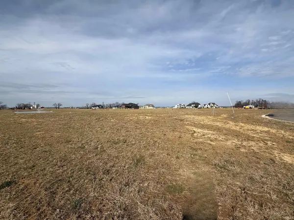 2999 Lake Drive, Newburgh, IN 47630