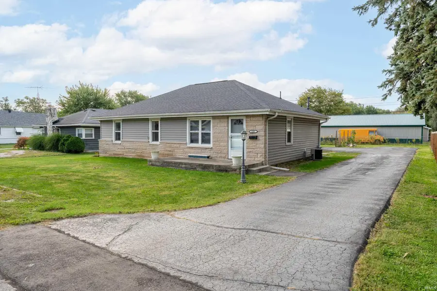 2401 W 11th Street, Muncie, IN 47302 - #3