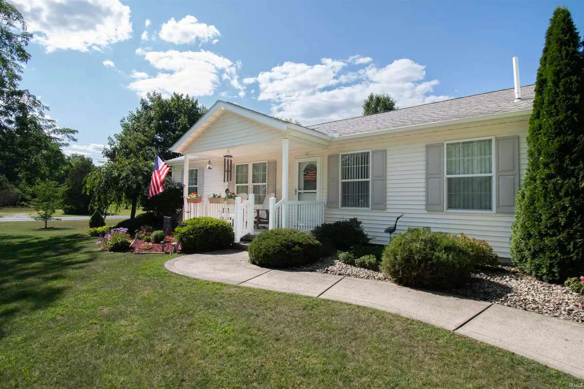 1025 E 485 N, Howe, IN 46746 - #1