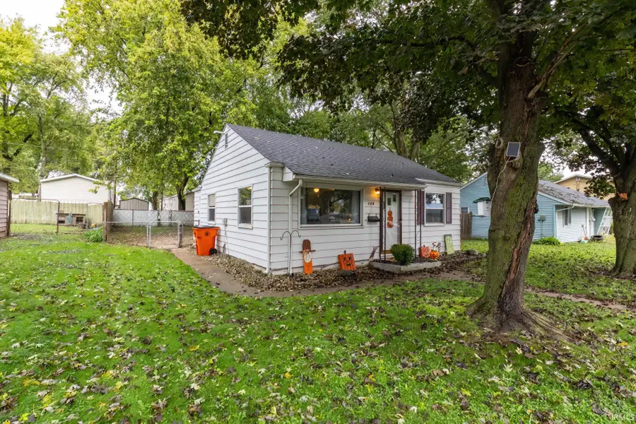 304 W Narrow Street, Winamac, IN 46996 - #3