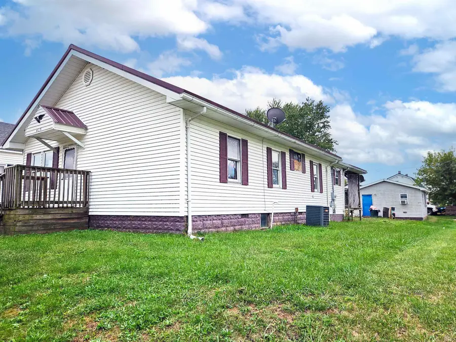 415 W 6th Street, Bicknell, IN 47512 - #3