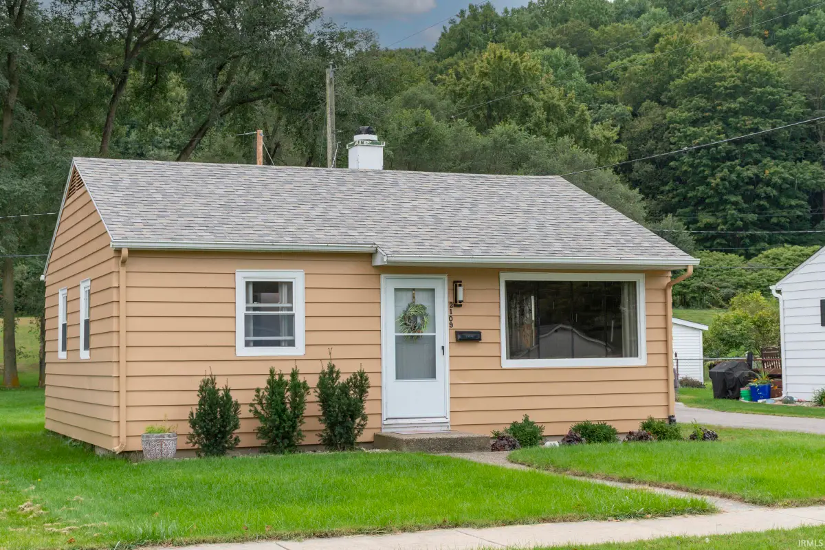 2109 Panama Street, Mishawaka, IN 46544 - #1