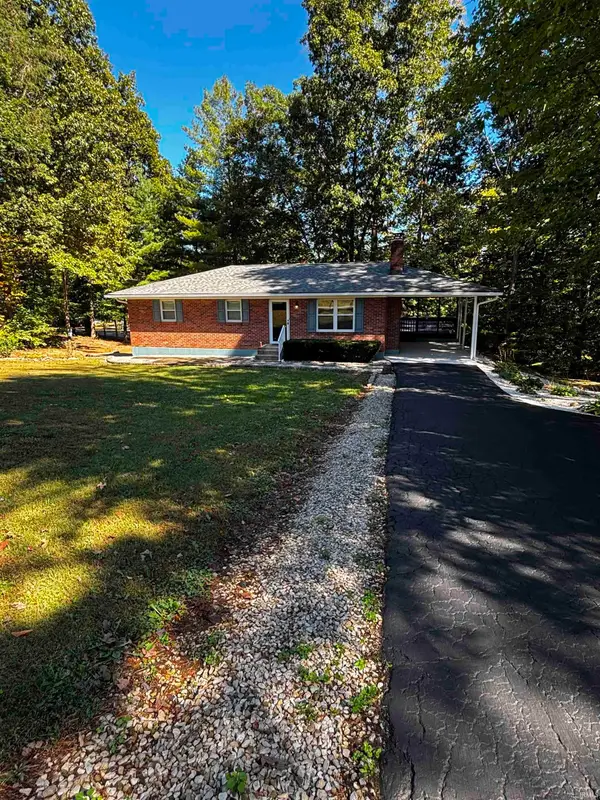 518 S Gobbler Knob Road, Pekin, IN 47165