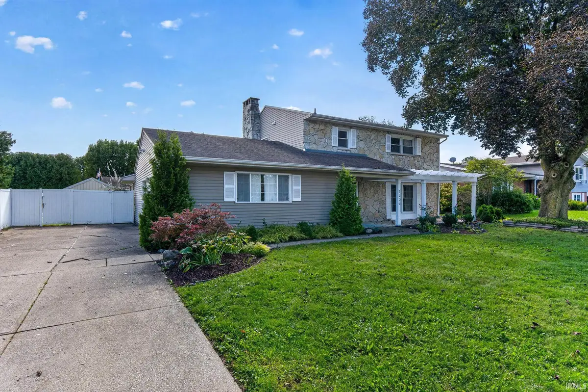1352 Roelke Drive, South Bend, IN 46614 - #1