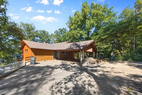 10911 E Mona Drive, Huntingburg, IN 47542