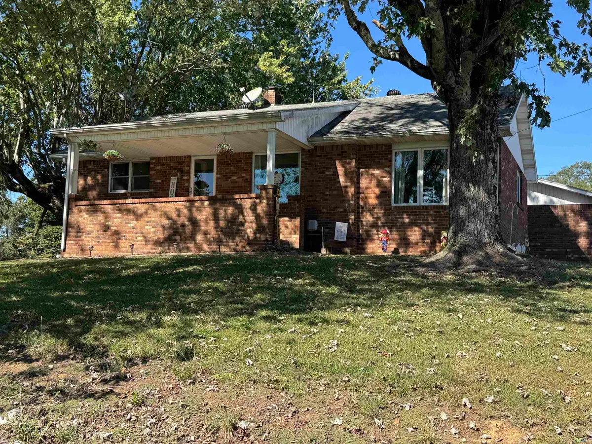 8450 E 500 N, Francisco, IN 47649 - #1