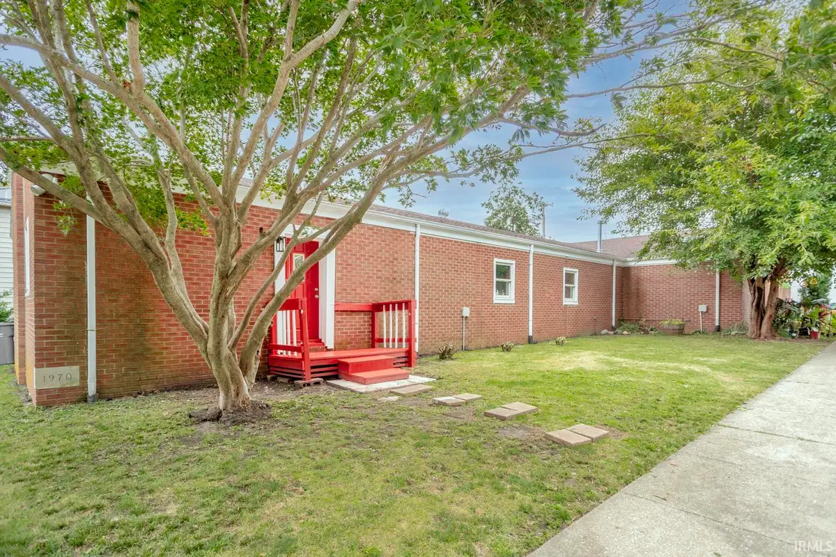 104 W Mcknight Street, Boswell, IN 47921 - #1