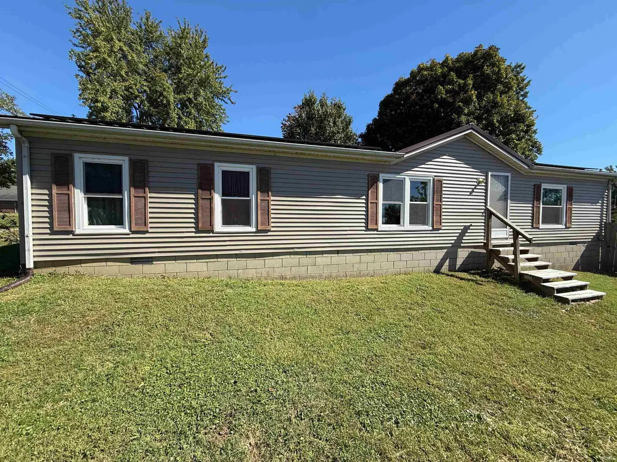 103 E Walnut Street, Petersburg, IN 47567 - #1