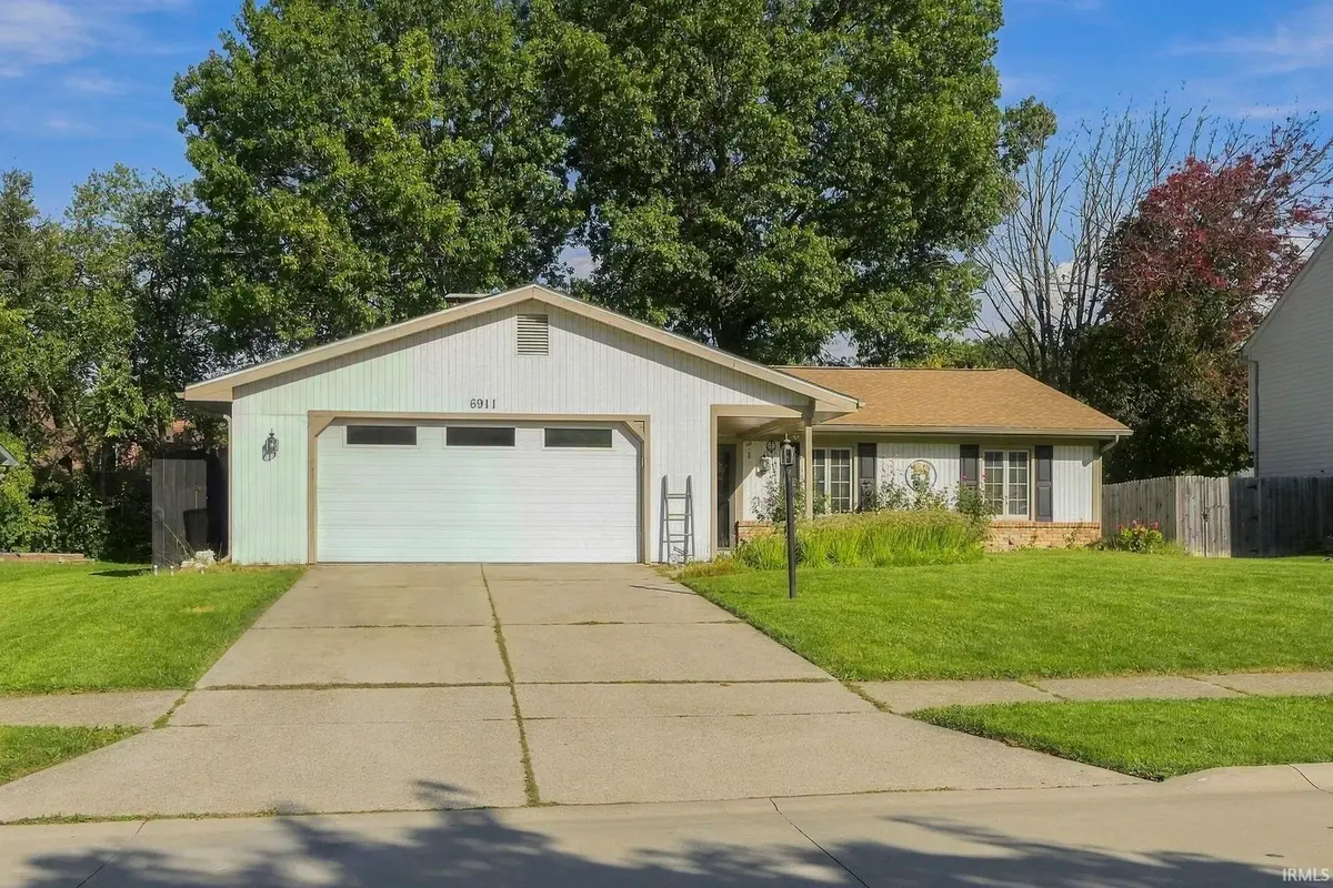 6911 Wolfsboro Lane, Fort Wayne, IN 46835 - #1