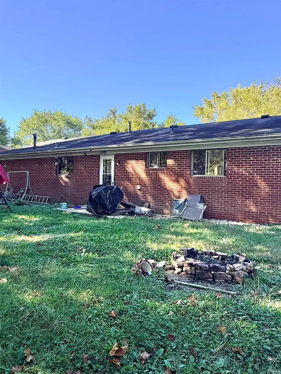 2300 S Wisteria Lane, Muncie, IN 47302 - #2
