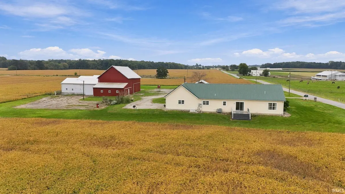 7915 S 850 W, South Whitley, IN 46787 - #1
