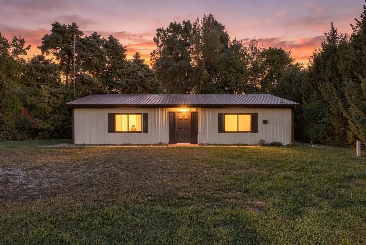 11295 E 600 N, Orland, IN 46776 - #1