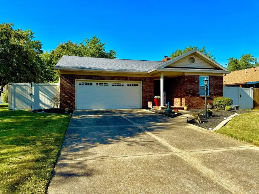 2900 Turnberry Lane, Evansville, IN 47711 - #2
