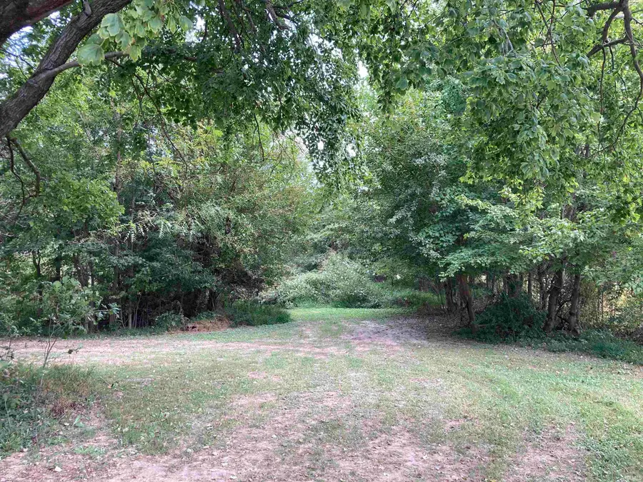 1644 S 1300 E, Oakland City, IN 47660 - #3