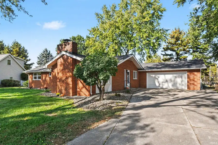 1327 E Reynolds Street, Goshen, IN 46528 - #2