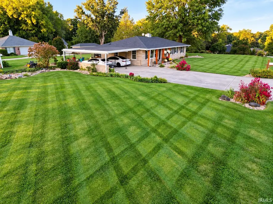 3021 Manor Drive, Vincennes, IN 47591 - #3