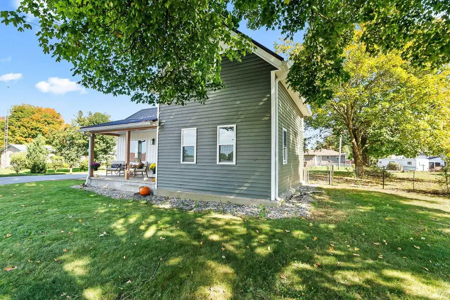 301 S Oak Street, Mentone, IN 46539 - #3