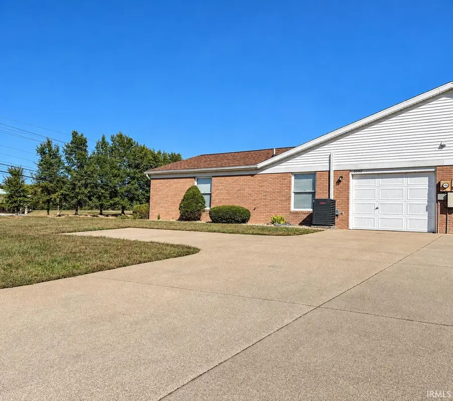 3592 Manor Drive, Jasper, IN 47546 - #2
