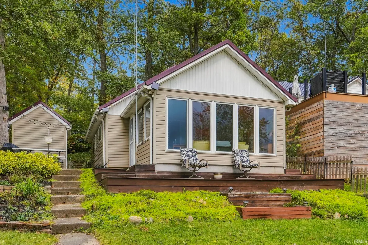 5359 W Diamond Lake Road, Wawaka, IN 46794 - #1