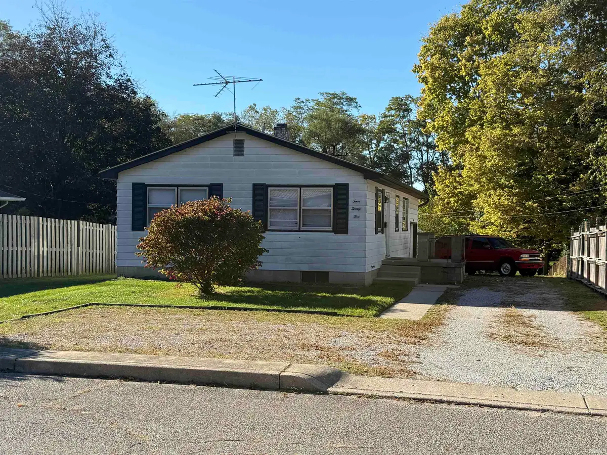 425 Riverview Street, Logansport, IN 46947 - #1