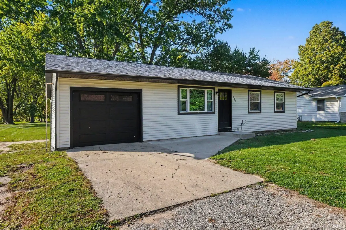 909 Westwood Drive, Goshen, IN 46526 - #1