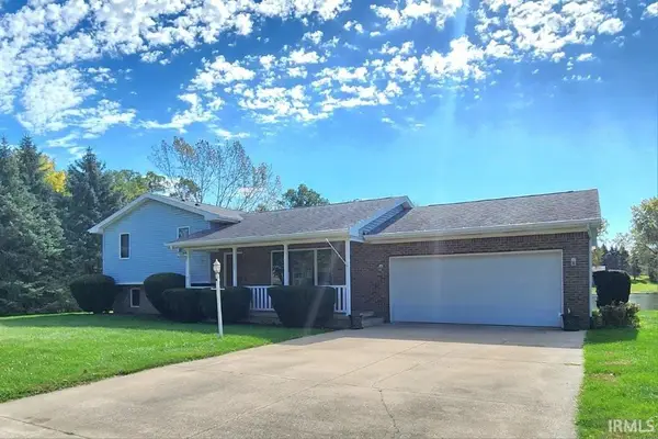 1879 E Springfield Drive, Warsaw, IN 46580