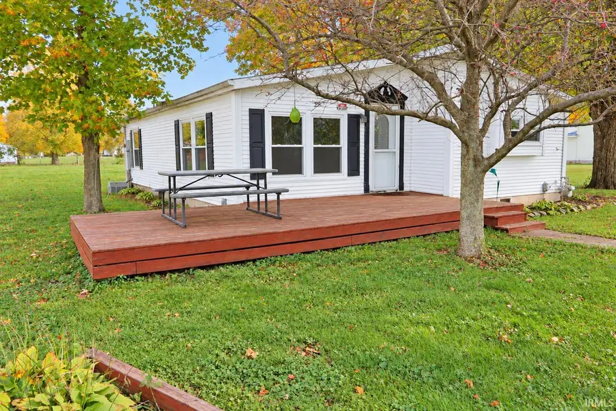 438 W Railroad Street, Etna Green, IN 46524 - #2