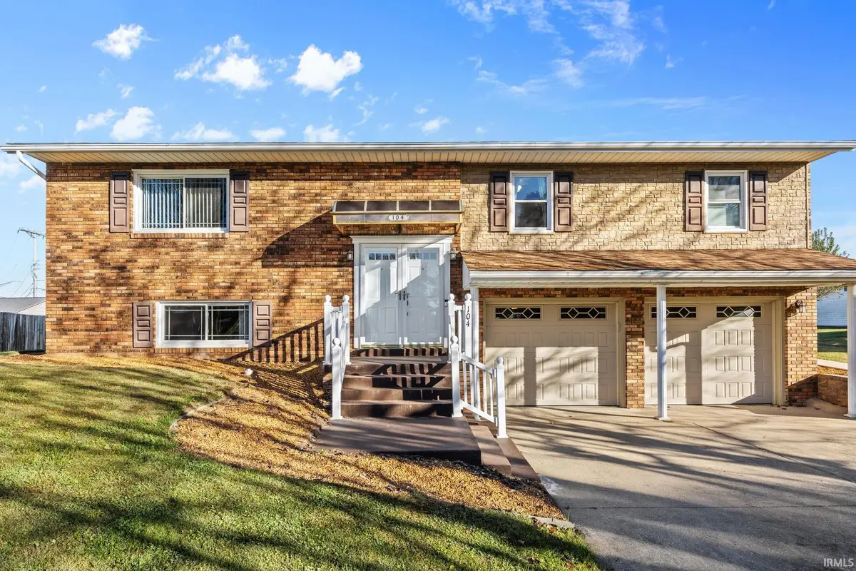 104 E 22nd Street, Huntingburg, IN 47542 - #1