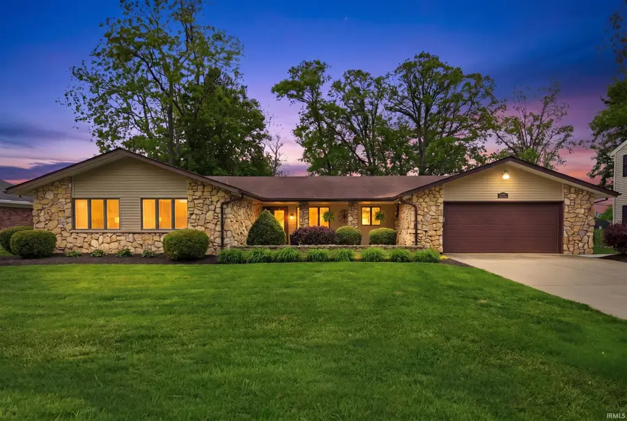 2215 W Woodmont Drive, Muncie, IN 47304 - #2