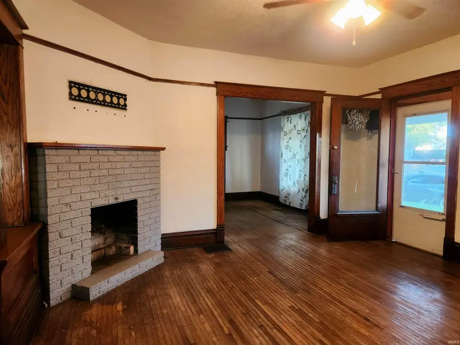 801 Wheatland Avenue, Logansport, IN 46947 - #3