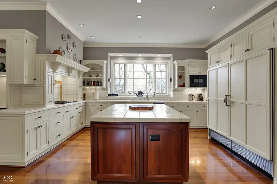 7957 Beaumont Green West Drive, Indianapolis, IN 46250 - Image #3