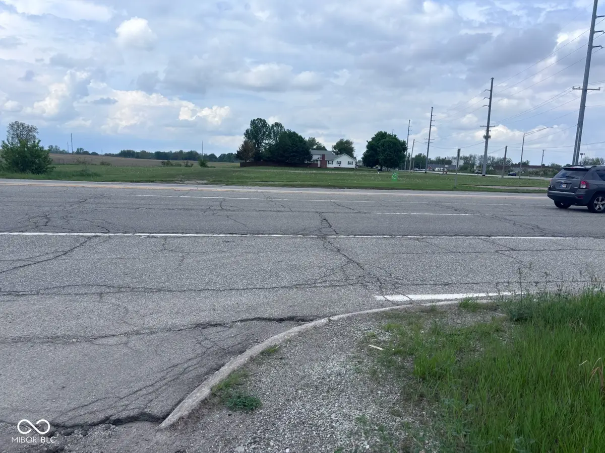 750 S Michigan Street, Lapaz, IN 46537 - #1