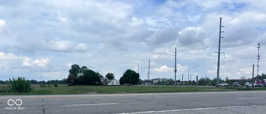 750 S Michigan Street, Lapaz, IN 46537 - #2