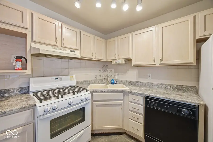 5025 Elmhurst Drive, Lawrence, IN 46226 - Image #3